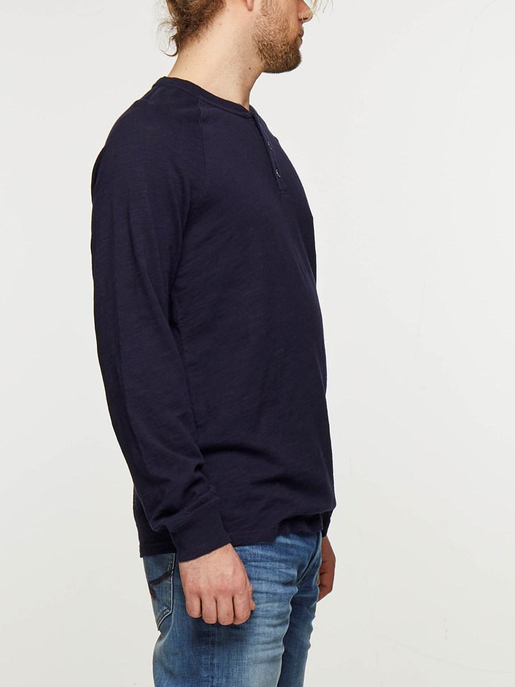 COLBY BESTEFARSTRØYE 7234830_C27-HENRYCHOICE-S19-Modell-Right_COLBY BESTEFARSTRØYE C27.jpg_Right||Right