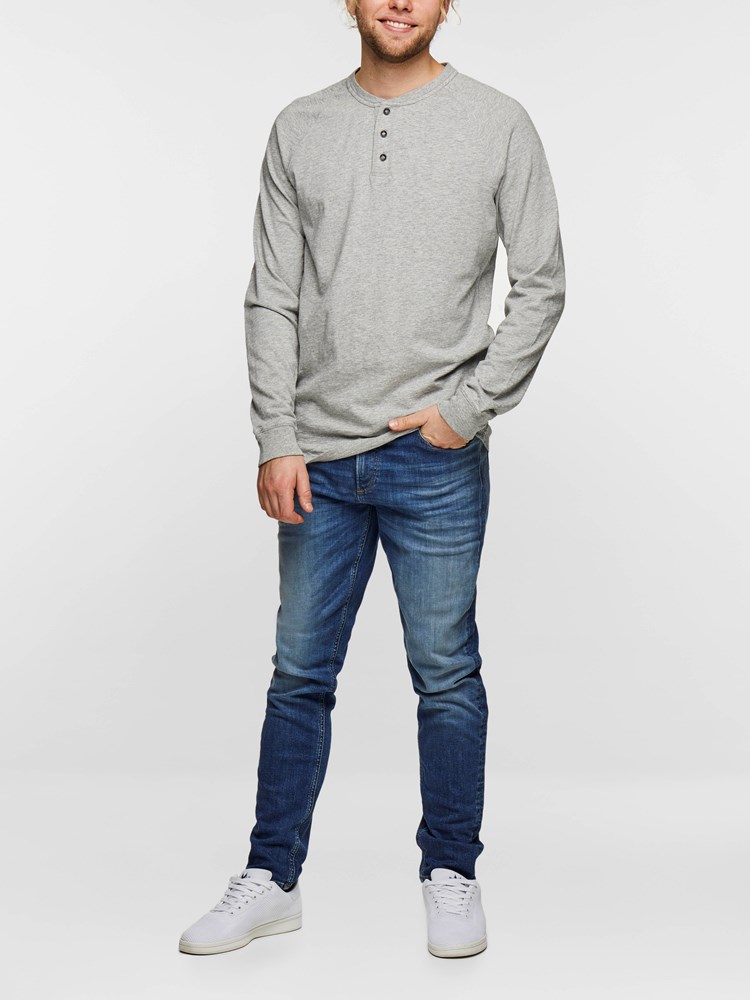 COLBY BESTEFARSTRØYE 7234830_IEB-HENRYCHOICE-S19-Modell-Front5.jpg_Front||Front