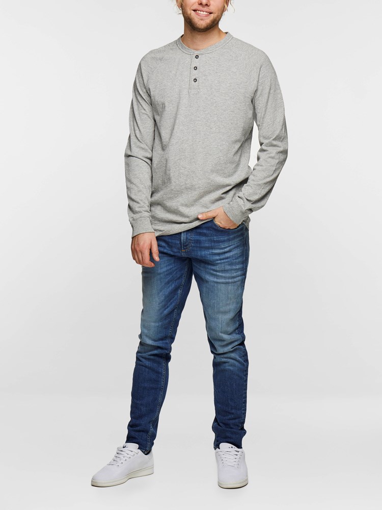 COLBY BESTEFARSTRØYE 7234830_IEB-HENRYCHOICE-S19-Modell-Front5_COLBY BESTEFARSTRØYE IEB.jpg_Front||Front