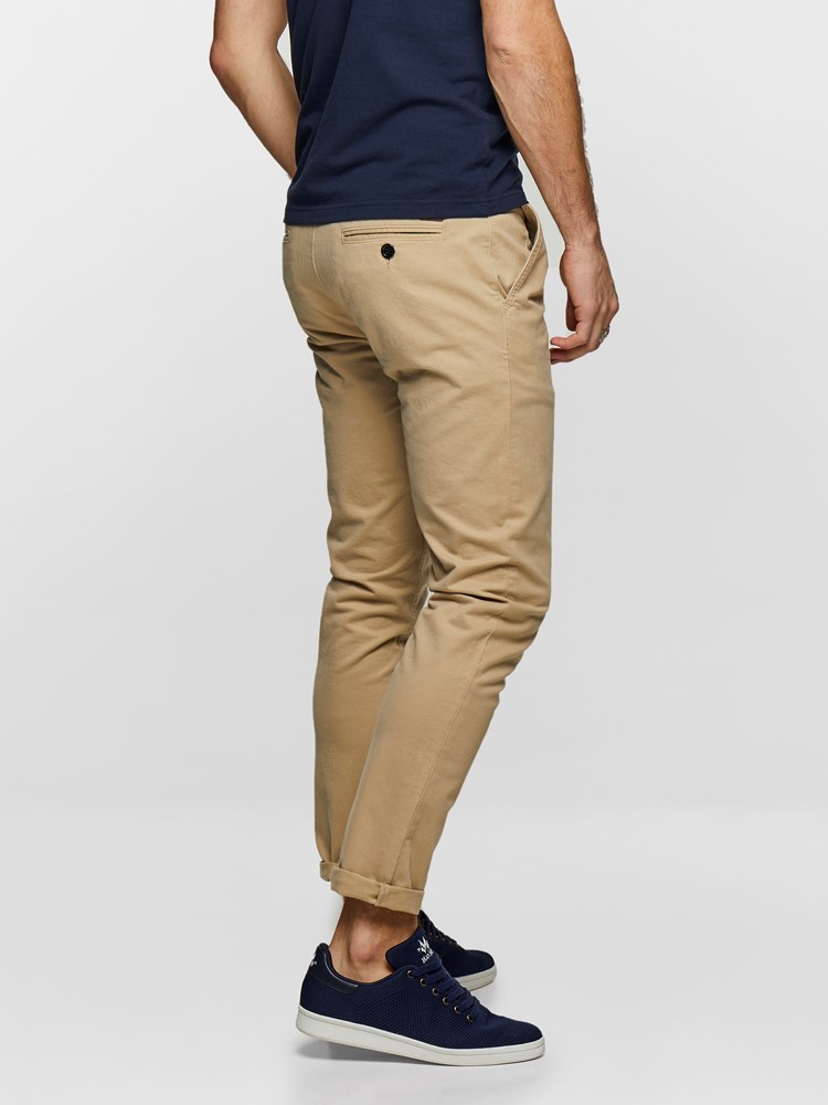 SLIM CHINO STRETCH TWILL 7237629_I4Y-MADEBYMONKEYS-S19-Modell-Right_SLIM CHINO STRETCH TWILL I4Y.jpg_Right||Right