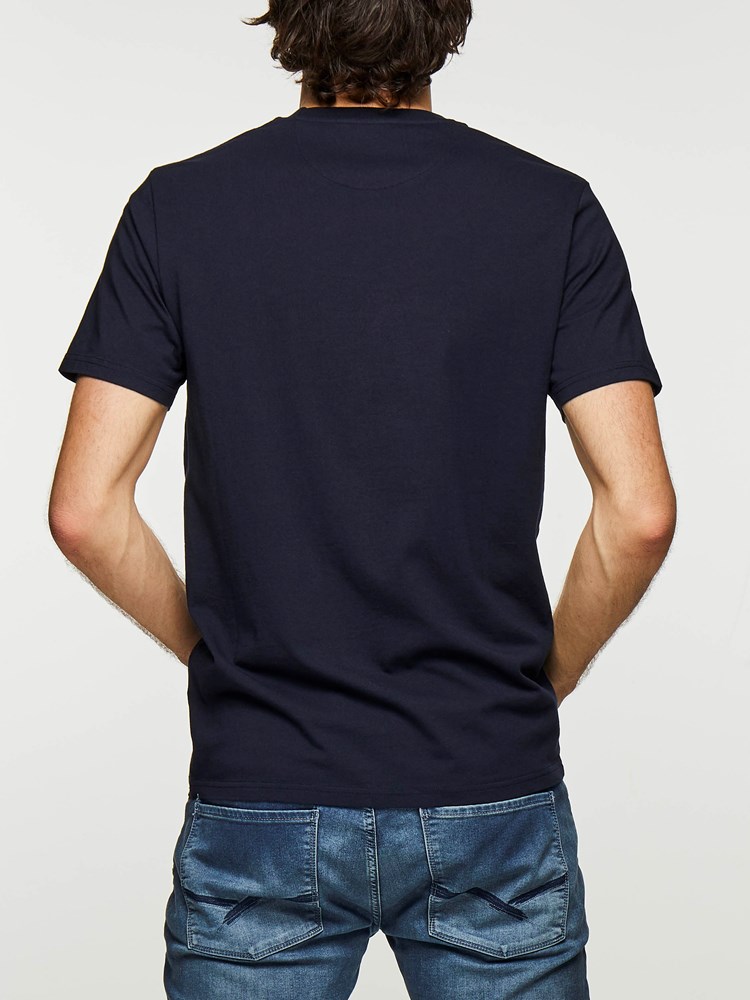 YEARS T-SKJORTE 7239549_C27-HENRYCHOICE-S19-Modell-BACK_YEARS T-SKJORTE C27.jpg_