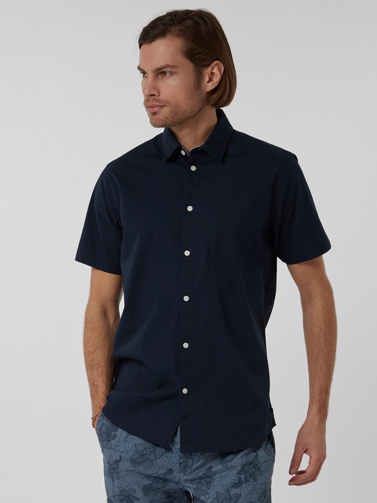 MICHAEL SKJORTE 7246936_ENM--H21-Modell-front_26881.jpg_Front||Front