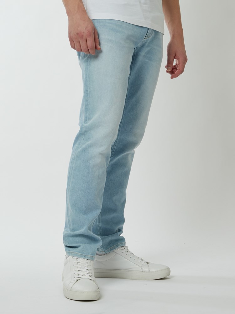 Slim Bill comfort jeans 7249682_DAH-HENRYCHOICE-S22-Modell-Right_chn=boys_3134_Slim Bill comfort jeans DAH_Slim Bill comfort jeans DAH 7249682.jpg_Right||Right