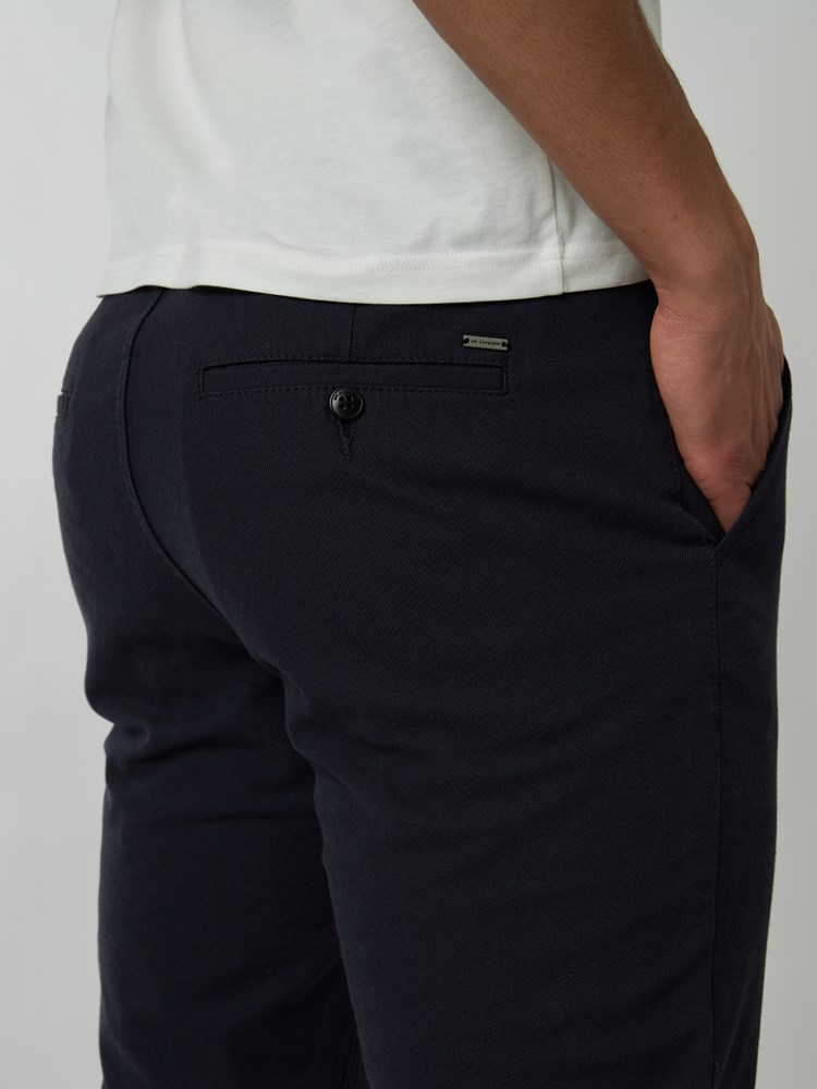 Slim structure chino 7249686_EM6-MRCAPUCHIN-S22-details_chn=boys_8448_Slim structure chino EM6_Slim structure chino EM6 7249686.jpg_