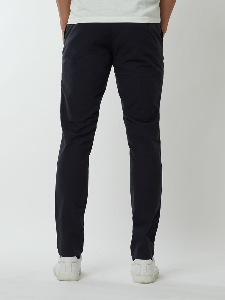 Slim structure chino 7249686_EM6-MRCAPUCHIN-S22-Modell-Back_chn=boys_2820_Slim structure chino EM6_Slim structure chino EM6 7249686.jpg_Back||Back