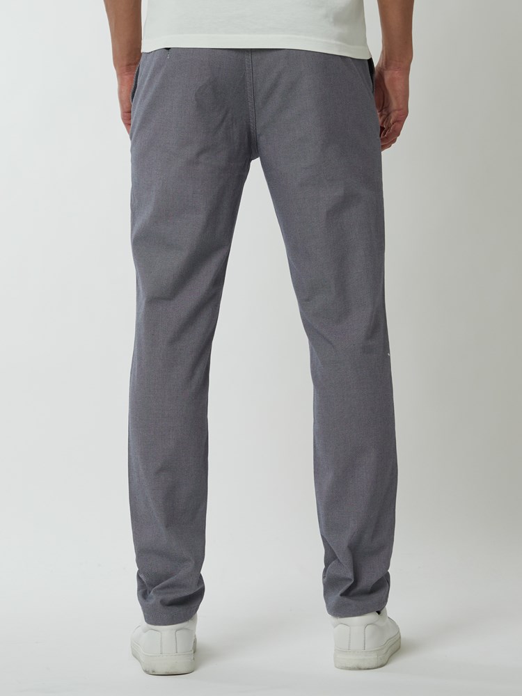 Slim structure chino 7249686_ID9-MRCAPUCHIN-S22-Modell-Back_chn=boys_5012_Slim structure chino ID9_Slim structure chino ID9 7249686.jpg_Back||Back