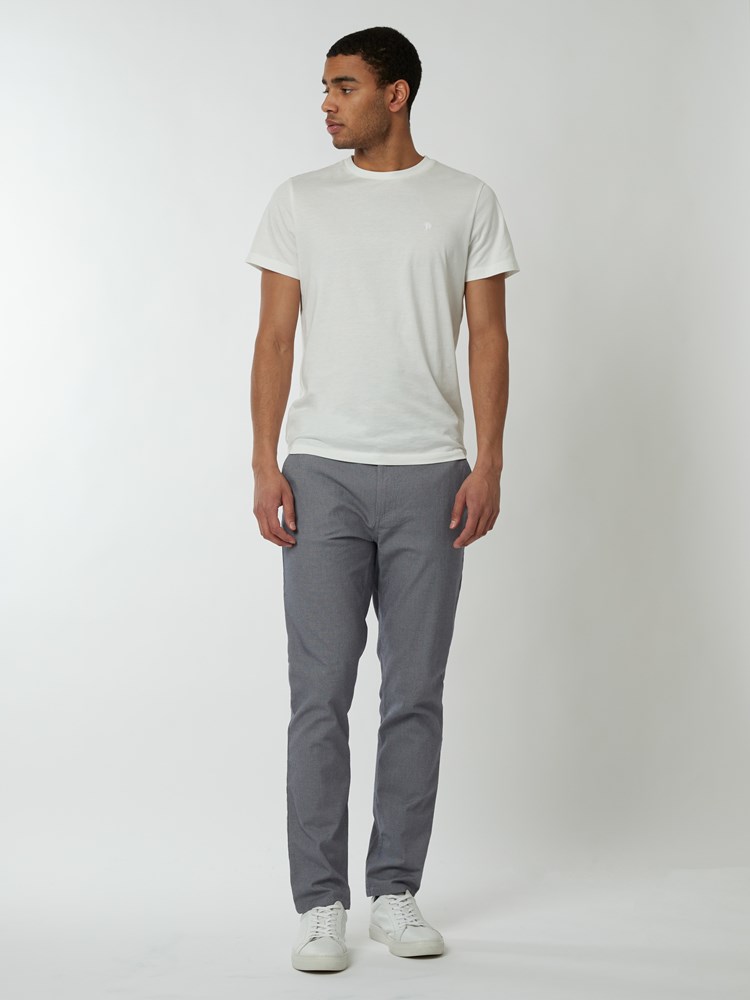 Slim structure chino 7249686_ID9-MRCAPUCHIN-S22-Modell-Front_chn=boys_2177_Slim structure chino ID9_Slim structure chino ID9 7249686.jpg_Front||Front