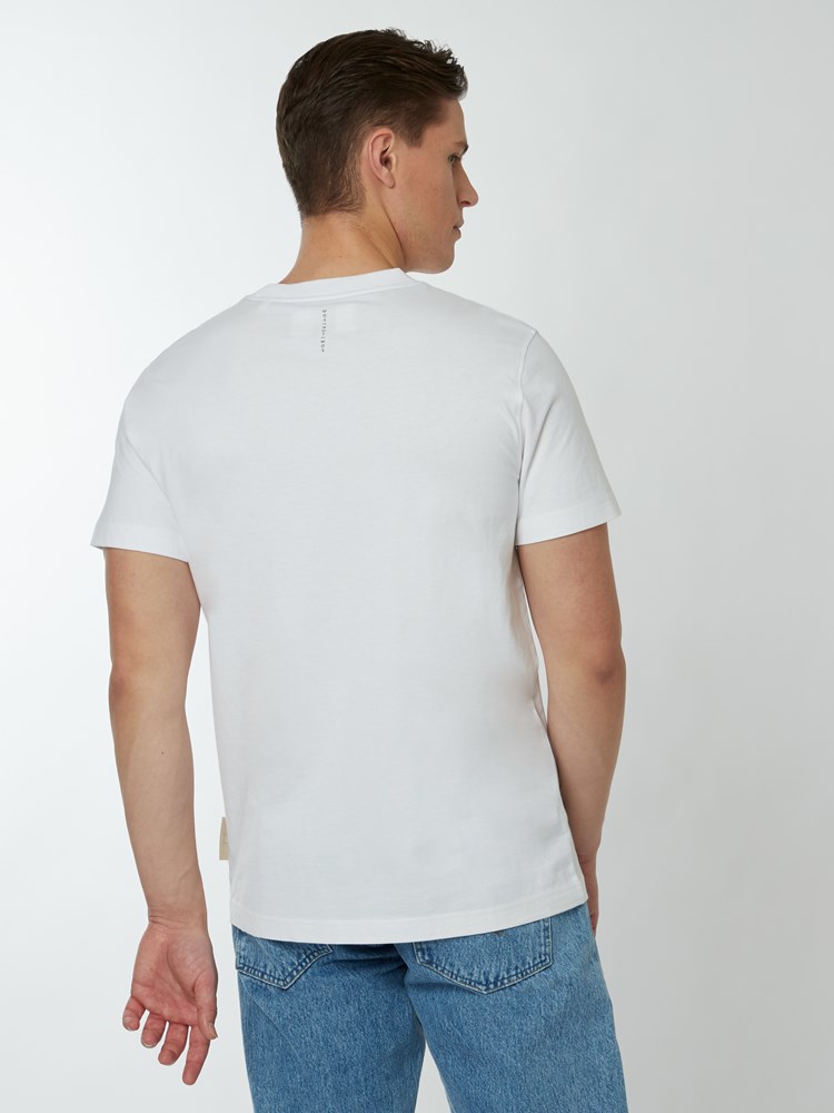 Perfekt t-skjorte 7249698_O68-WOSNOTWOS-S22-Modell-Back_chn=boys_8218_Perfekt t-skjorte O68 7249698.jpg_Back||Back
