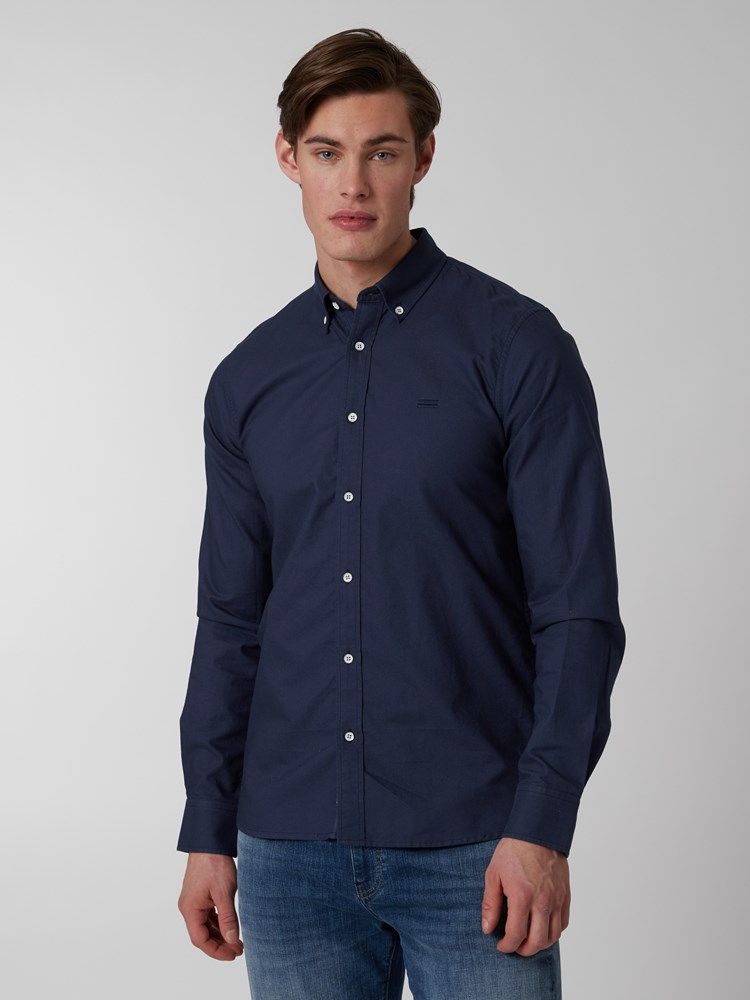 Washed oxfordskjorte 7249703_EHJ-HENRYCHOICE-S22-Modell-Front_chn=boys_1523_Washed oxfordskjorte EHJ 7249703.jpg_Front||Front