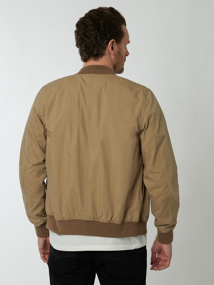 Neil bomberjakke 7249723_ADY-HENRYCHOICE-S22-Modell-Back_chn=boys_6391_Neil bomberjakke ADY_Neil bomberjakke ADY 7249723.jpg_Back||Back