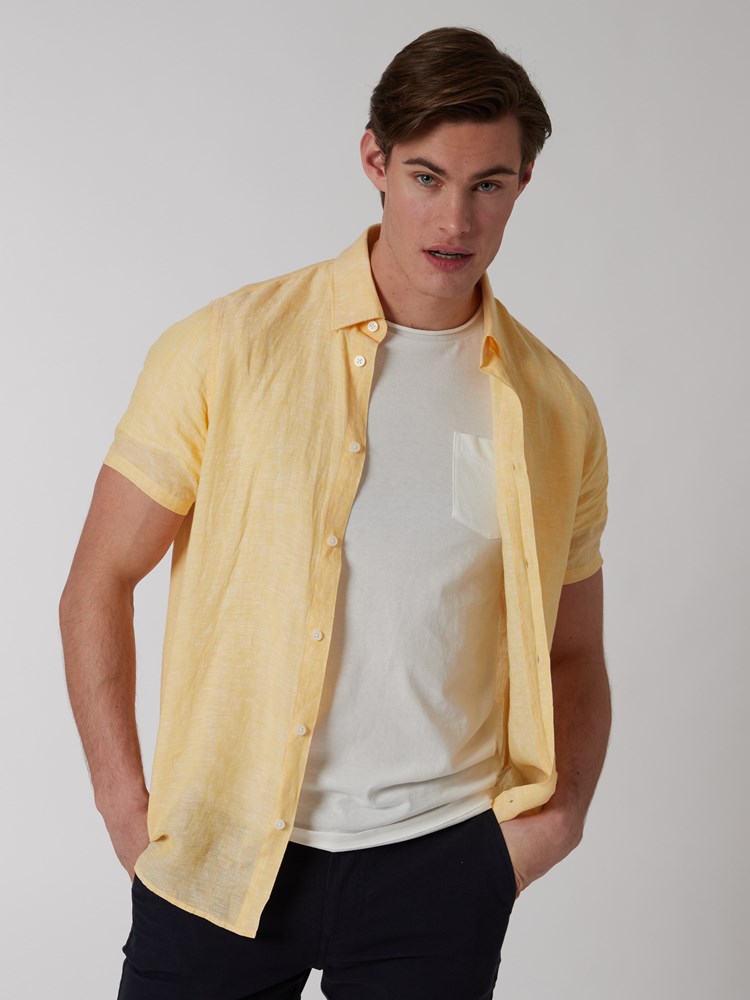 Evan linskjorte 7249903_Q0G-MRCAPUCHIN-H22-Modell-Front_chn=boys_1499_Evan linskjorte Q0G 7249903.jpg_Front||Front