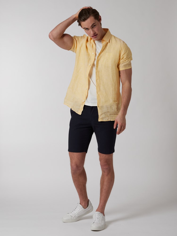 Evan linskjorte 7249903_Q0G-MRCAPUCHIN-H22-Modell-Front_chn=boys_9830_Evan linskjorte Q0G 7249903.jpg_Front||Front