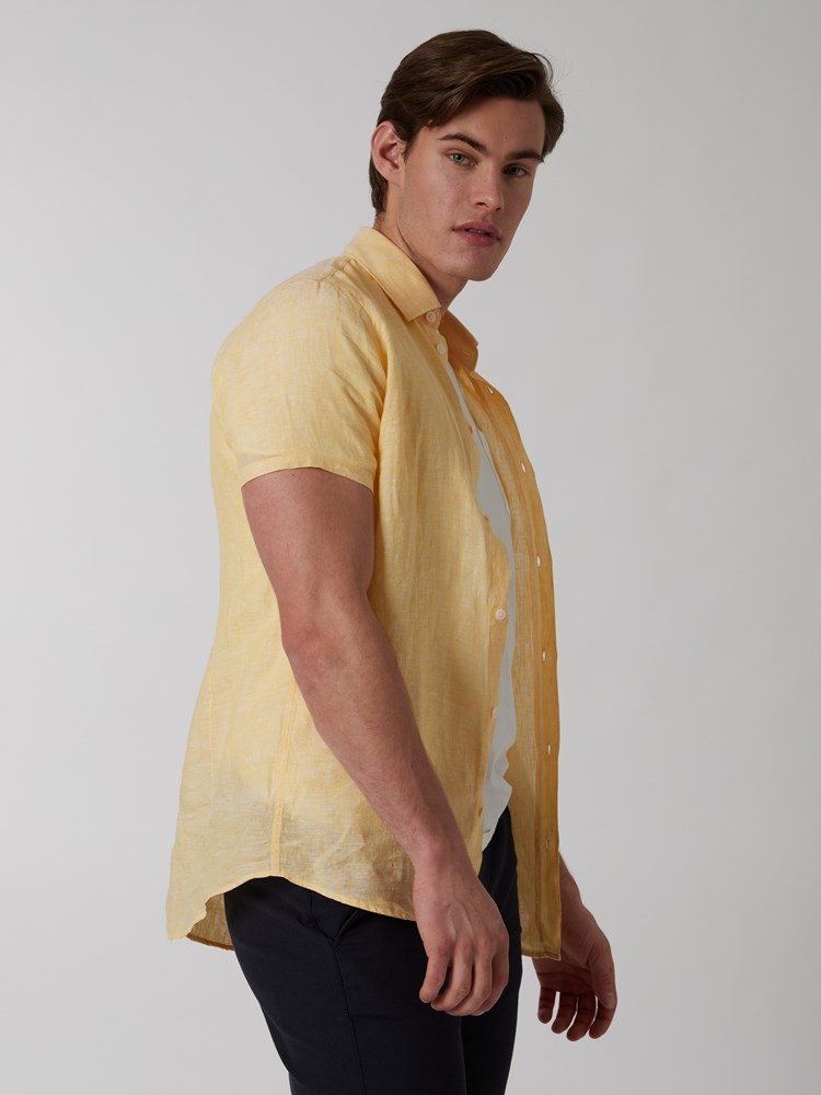 Evan linskjorte 7249903_Q0G-MRCAPUCHIN-H22-Modell-Right_chn=boys_182_Evan linskjorte Q0G 7249903.jpg_Right||Right