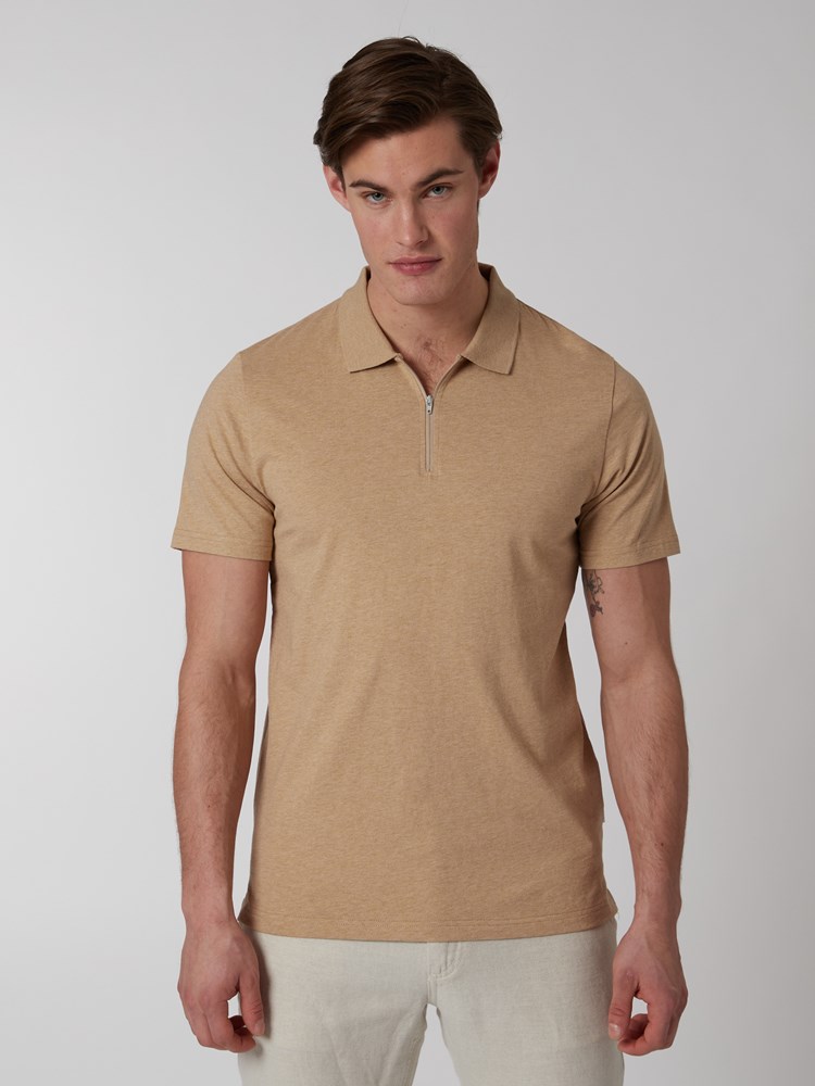 Ulrik polo t-skjorte 7249904_AAO-MRCAPUCHIN-H22-Modell-Front_chn=boys_6729.jpg_Front||Front