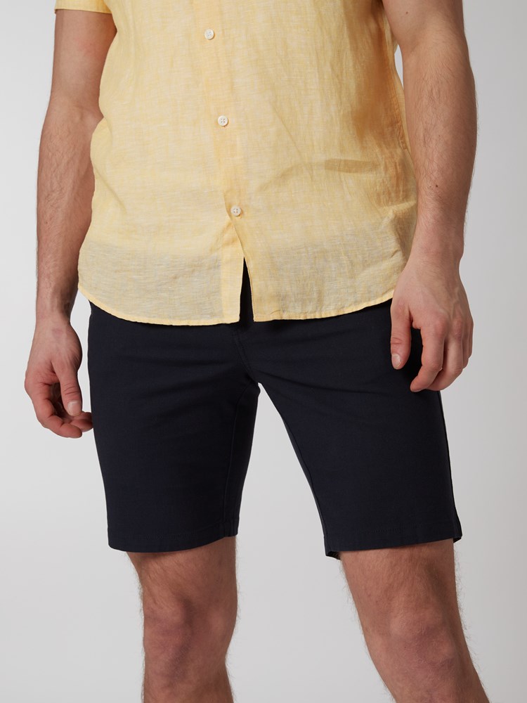 Slim structure bermuda III 7250004_EM6-MRCAPUCHIN-H22-Modell-Front_chn=boys_2278_Slim structure bermuda III EM6_Slim structure bermuda III EM6 7250004.jpg_Front||Front