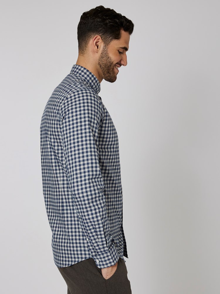 Rupert skjorte 7500564_C27-MRCAPUCHIN-W22-Modell-Right_chn=boys_1550_Rupert skjorte C27 7500564.jpg_Right||Right