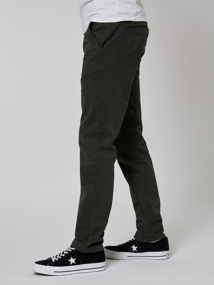 Regular chino str. twill 7500732_C19-MRCAPUCHIN-NOS-Modell-Front_chn=boys_6296_Regular chino str. twill C19_Regular chino str. twill C19 7500732.jpg_Front||Front