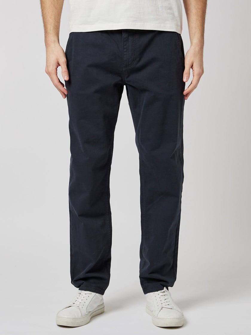 7500732 C27 7500732_C27-MRCAPUCHIN-NOS-Modell-Front_chn=boys_7026_Regular chino str. twill C27_Regular chino str. twill C27 7500732.jpg_Front||Front