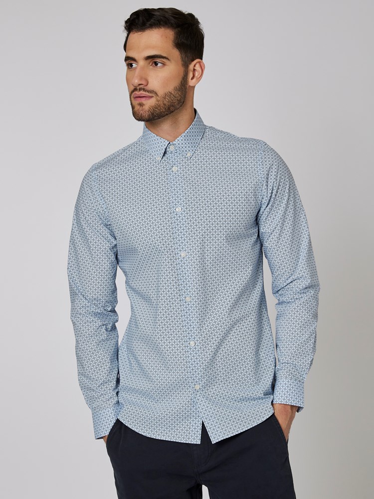 Colin skjorte 7500778_E8P-MRCAPUCHIN-W22-Modell-Front_chn=boys_2293.jpg_Front||Front
