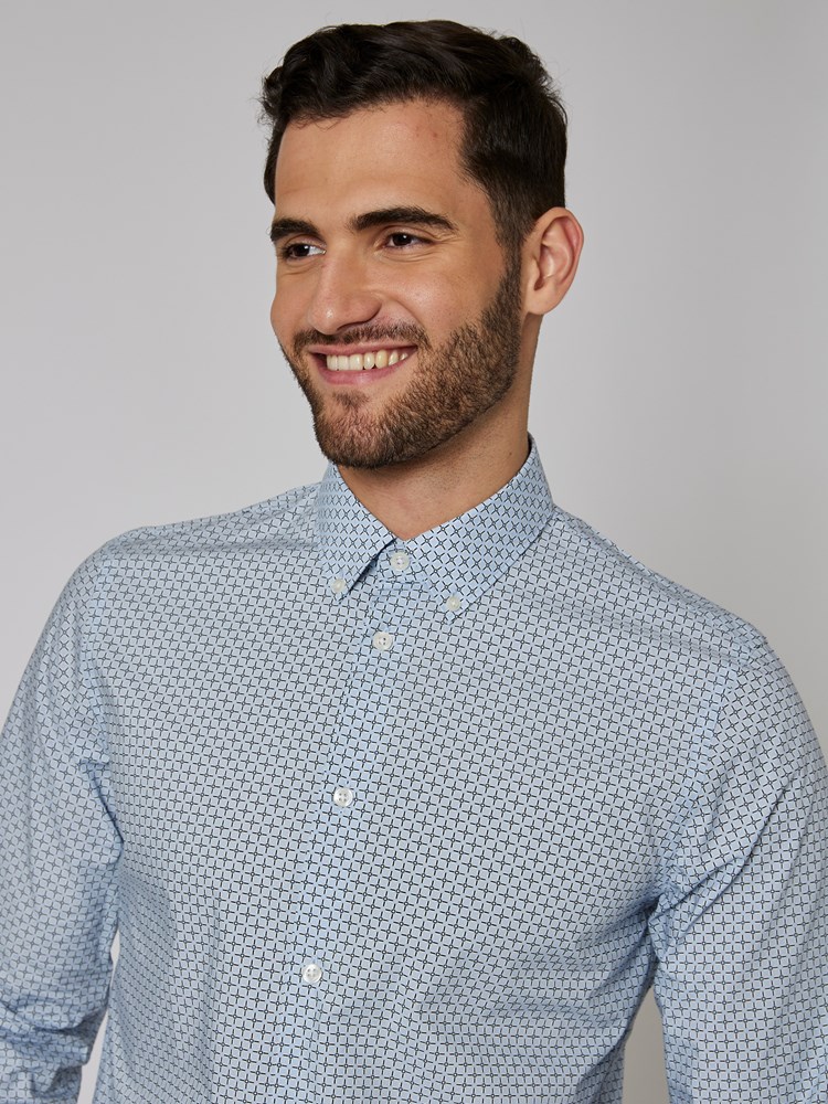 Colin skjorte 7500778_E8P-MRCAPUCHIN-W22-Modell-Front_chn=boys_7794.jpg_Front||Front
