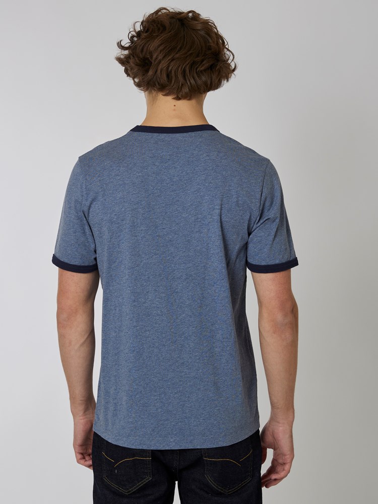 Contrast t-shirt 7501041_EDR-HENRYCHOICE-A22-Modell-Back_chn=boys_2975_Contrast t-shirt EDR 7501041.jpg_Back||Back