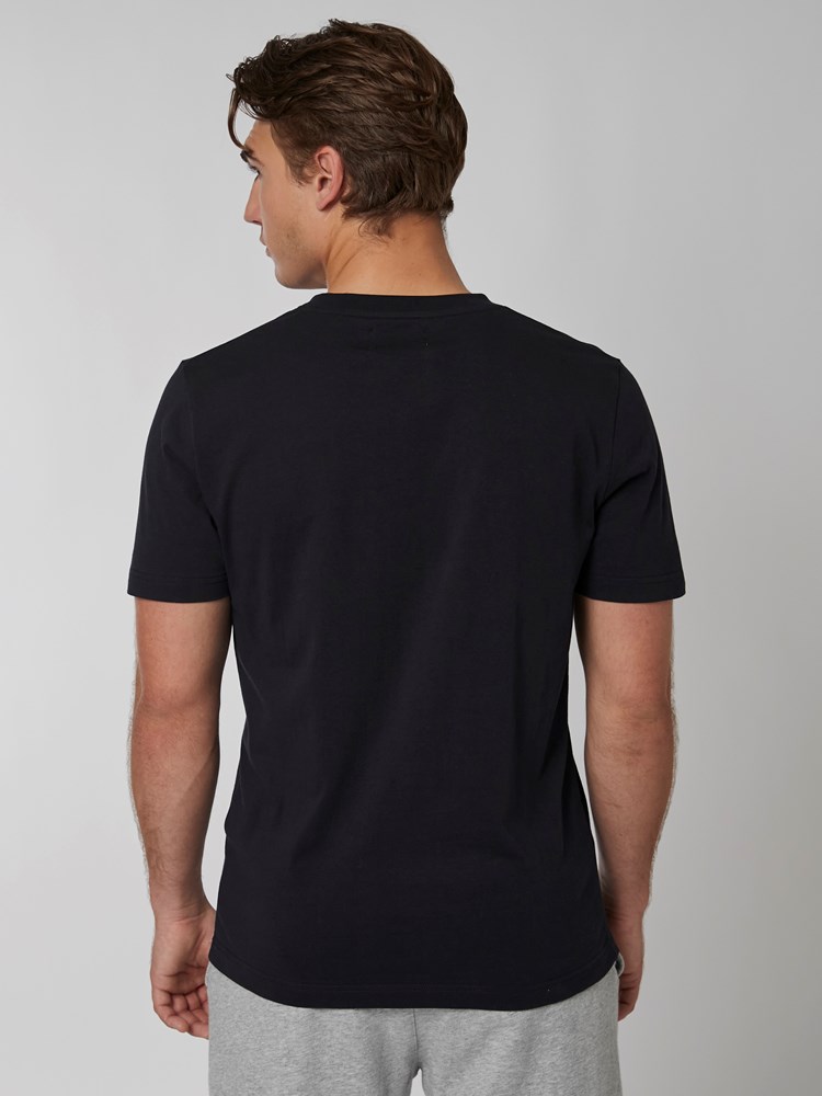 Augustus t-skjorte 7501042_C27-MRCAPUCHIN-A22-Modell-Back_chn=boys_8114_Augustus t-skjorte C27 7501042.jpg_Back||Back