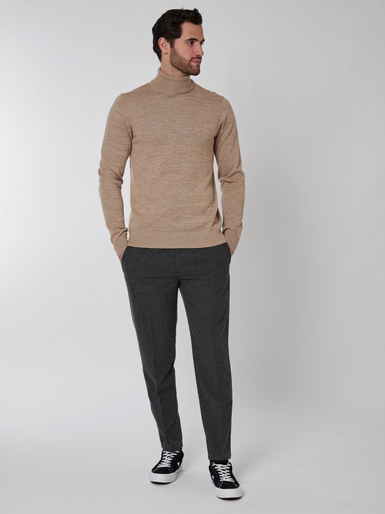Douglas strikkegenser 7501058_I6F-MRCAPUCHIN-A22-Modell-Front_chn=boys_2348.jpg_Front||Front