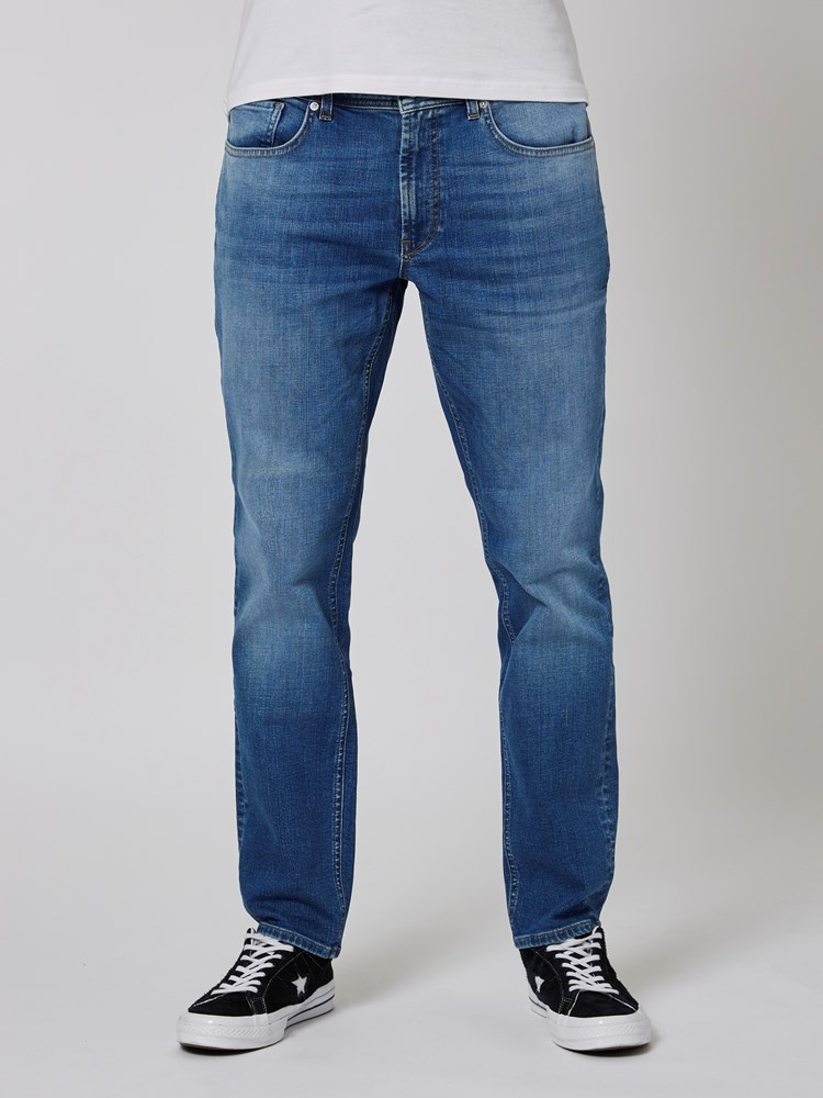 Slim Bill blue jeans 7501420_DAD-HENRYCHOICE-NOS-Modell-Front_chn=boys_8887_Slim Bill blue jeans DAD.jpg_Front||Front