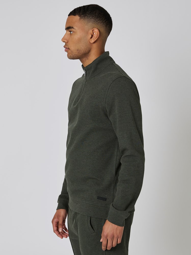 Jonathan zip genser 7503464_R18-MRCAPUCHIN-S23-Modell-Front_chn=boys_7502_Jonathan zip genser R18 7503464.jpg_Front||Front