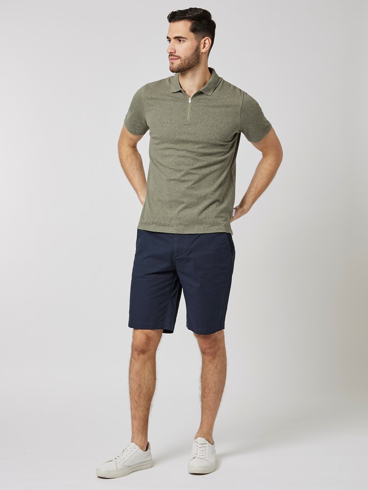 Ulrik polo t-skjorte 7503797_R21-MRCAPUCHIN-H23-Modell-Front_chn=boys_9407.jpg_Front||Front