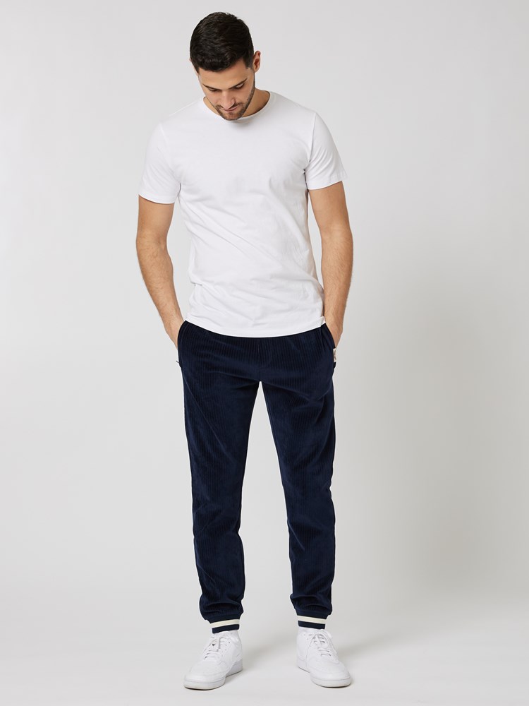 Cord track pant 7504214_EM1-HENRYCHOICE-A23-Modell-Front_chn=boys_6324_Cord track pant EM1.jpg_Front||Front