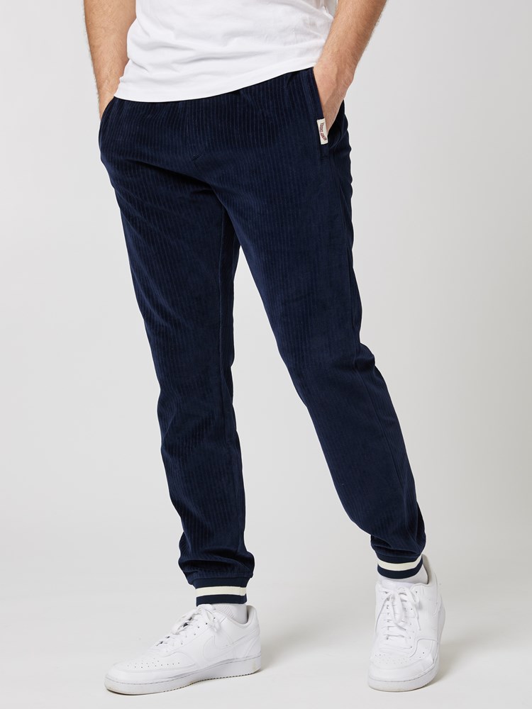 Cord track pant 7504214_EM1-HENRYCHOICE-A23-Modell-Front_chn=boys_6493_Cord track pant EM1.jpg_Front||Front