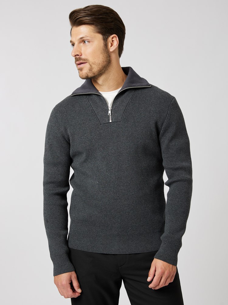 Birgir zip strikkegenser 7504298_IFS-MRCAPUCHIN-A23-Modell-Front_chn=boys_8780_Birgir zip strikkegenser IFS.jpg_Front||Front