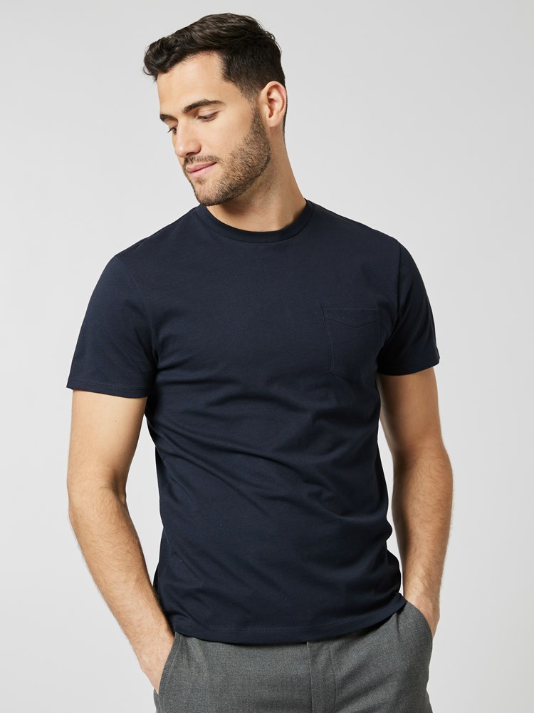Stefan t-skjorte 7504411_C27-MRCAPUCHIN-A23-Modell-Front_chn=boys_2518_Stefan t-skjorte C27.jpg_Front||Front