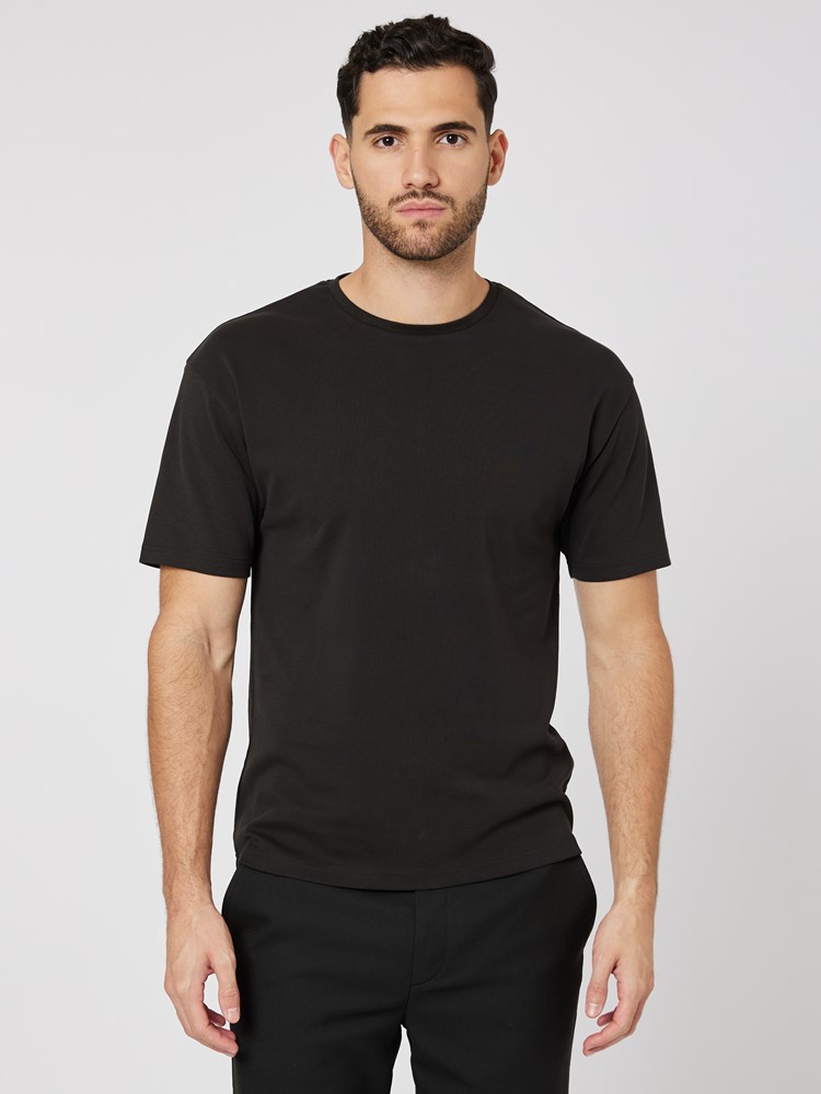 Tomas t-skjorte 7504494_ID2-MRCAPUCHIN-A23-Modell-Front_chn=boys_1030_Tomas t-skjorte ID2.jpg_Front||Front