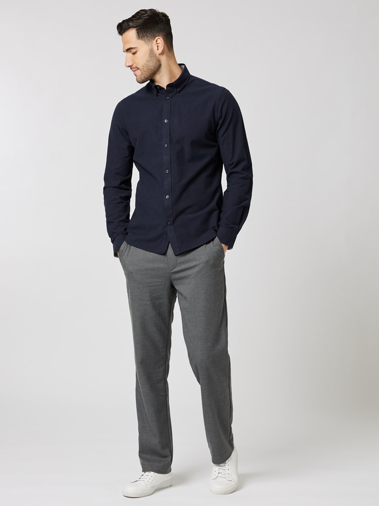 Brushed oxford skjorte 7504547_C27-MRCAPUCHIN-A23-Modell-Front_chn=boys_704_Brushed oxford skjorte C27.jpg_Front||Front
