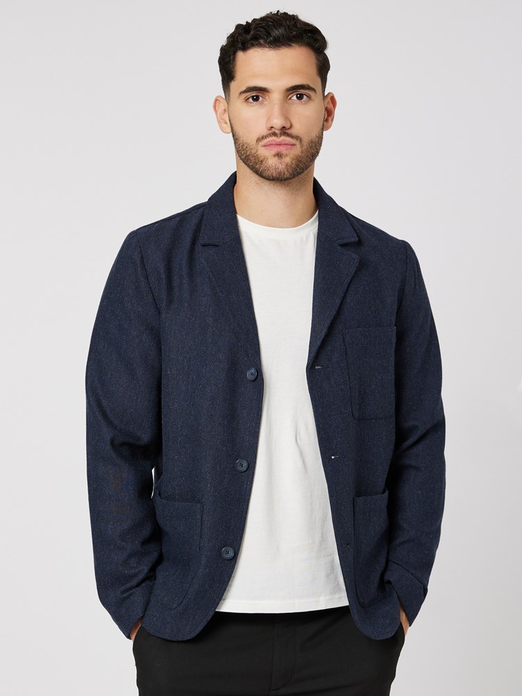 Svein blazer 7505459_C27-MRCAPUCHIN-W23-Modell-Front_chn=boys_2348.jpg_Front||Front