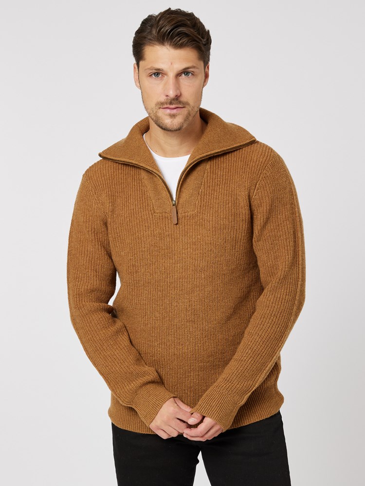 Rob Zipneck 7505638_AGA-HENRYCHOICE-W23-Modell-Front_chn=boys_2461.jpg_Front||Front