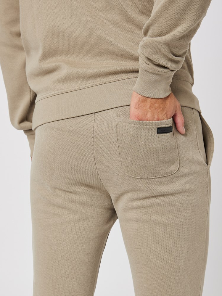 Karl joggebukse 7506062_AM3-MRCAPUCHIN-W23-details_chn=boys_5927.jpg_