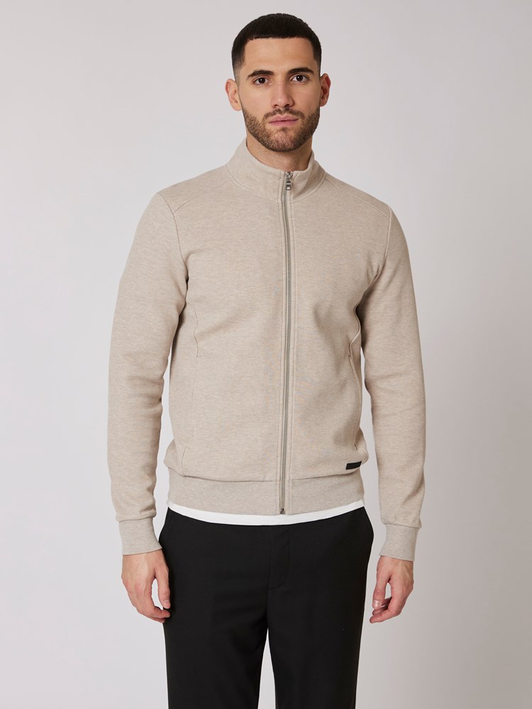 Mikael zip jakke 7506184_R74-MRCAPUCHIN-S24-Modell-Front_chn=boys_7647_Mikael zip jakke R74.jpg_Front||Front