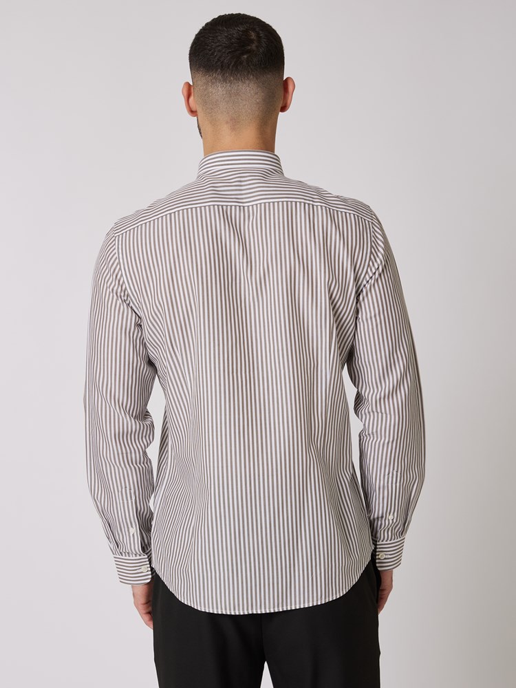 Seth skjorte 7506393_I6V-MRCAPUCHIN-S24-Modell-Back_chn=boys_302_Seth skjorte I6V.jpg_Back||Back