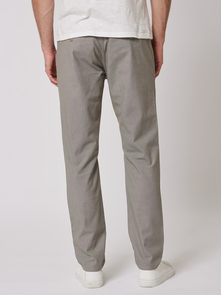 Slim structure chino 7506565_GLS-MRCAPUCHIN-S24-Modell-Back_chn=boys_2564_Slim structure chino GLS.jpg_Back||Back