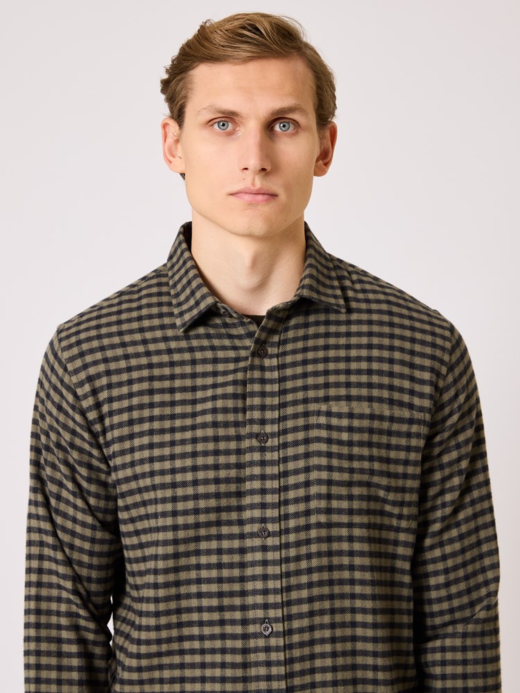 Eelis skjorte Eelis skjorte grønn 5_Eelis skjorte S12.jpg_