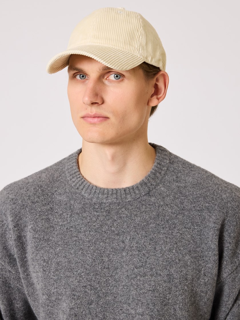 7508855 O85 Offwhite caps 3_Mr. Capuchin cord cap O85.jpg_
